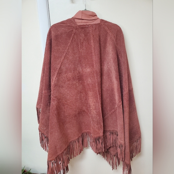 Suzanne Somers Soft Suede Shawl & Matching turtleneck shirt - Picture 3 of 7